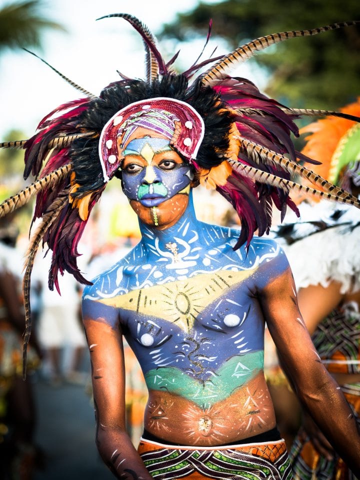 Homme déguisé durant le Carnaval